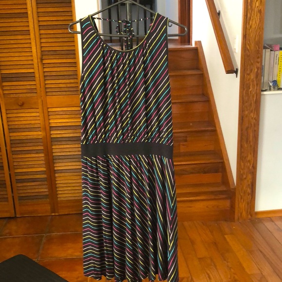 Old Navy Tie Back Summer Dress - Picture 2 of 10